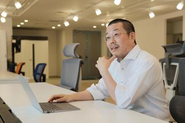 代表の西坂。 「日々是勉強」をモットーに働きやすい環境づくりに力を入れつつ、現役PM兼エンジニアとしても働いています。﻿