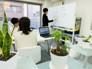 みんなのアイデアを集めて、新しい企画を考えていきます。