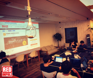 Vue.js＋Firebase勉強会の様子。ハッカソン事前準備勉強会ということもあり、多くの学生が集まりました。