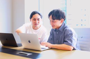 【教育体制に本気。】同期の仲間や先輩エンジニアと一緒に切磋琢磨できます！