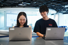 100%自社開発｜影響力のある自社サービスで幅広い開発フェーズに携わる