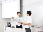 受講者の成長を本気で考え、講師同士も学び合いながら進化を続けます。