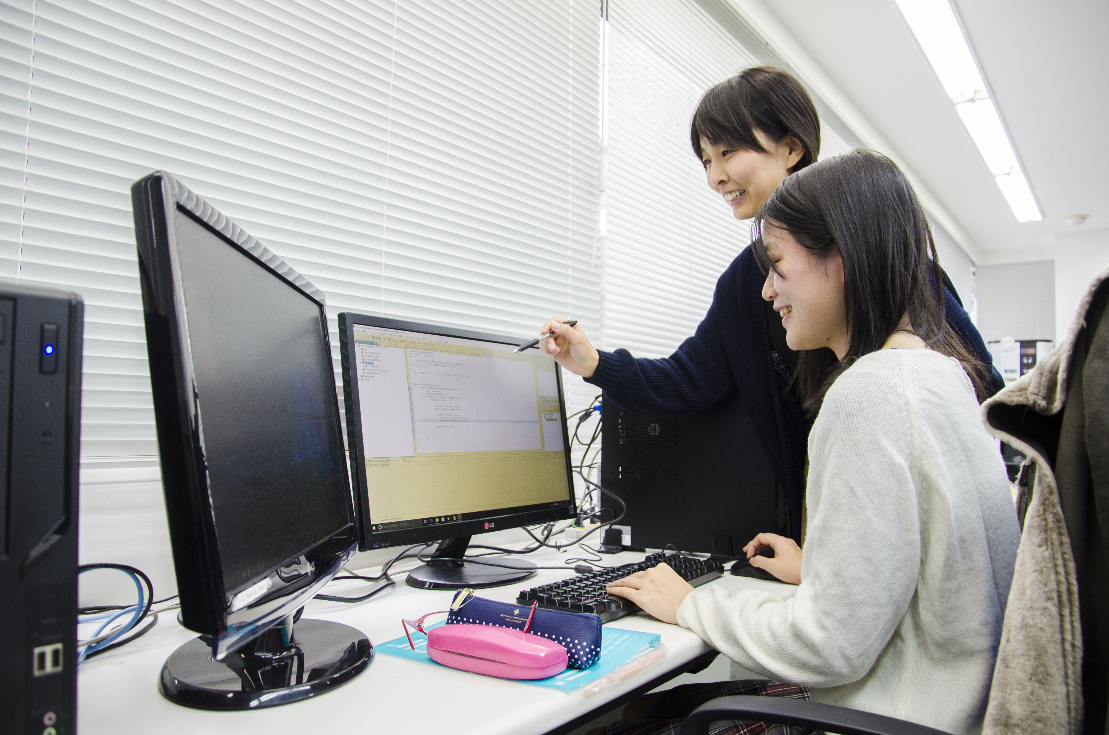 未経験でもプログラムを習得できるインターン制度あります