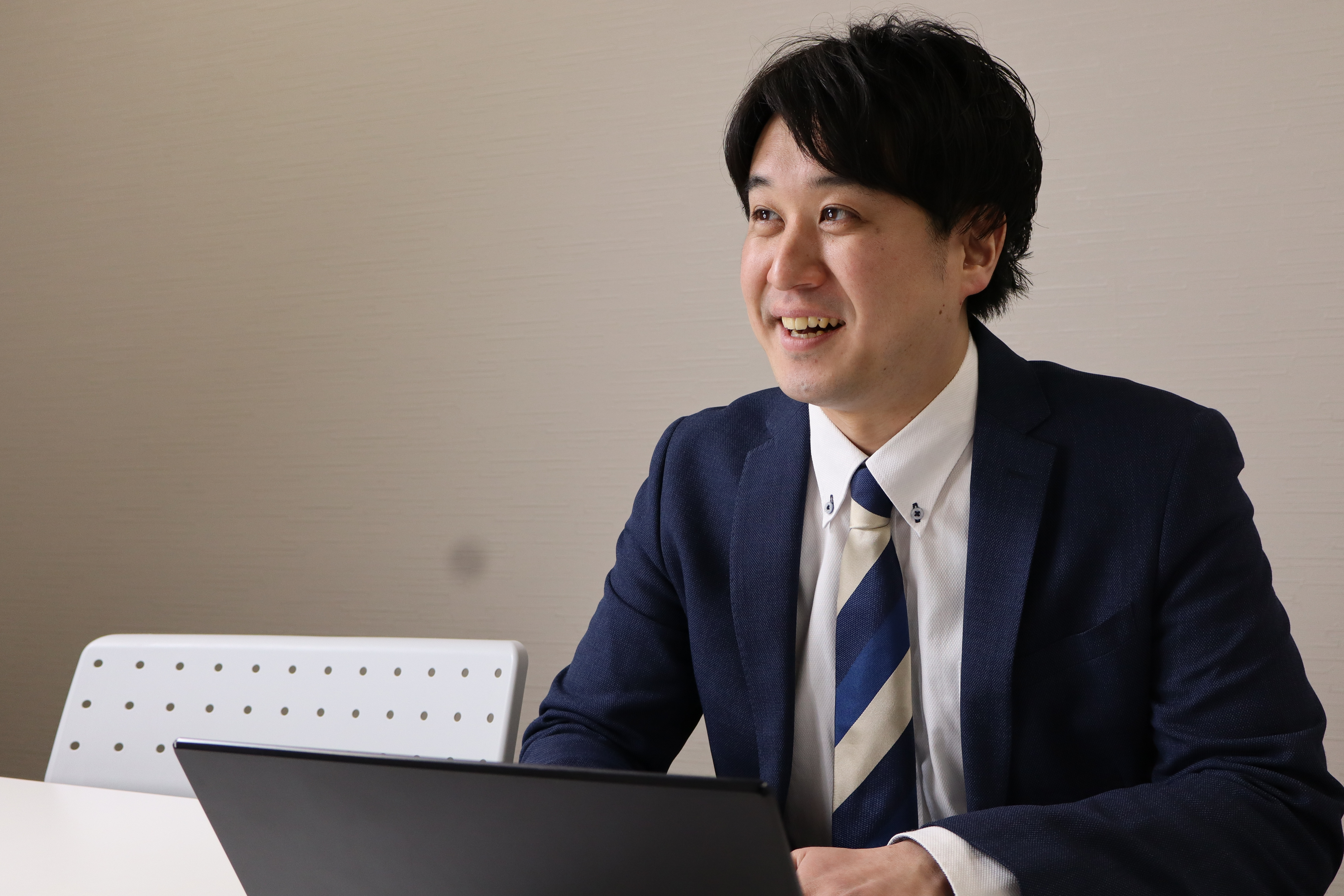 営業から人事へキャリアチェンジ。第二創業期とともに、自身も新たな挑戦へ。