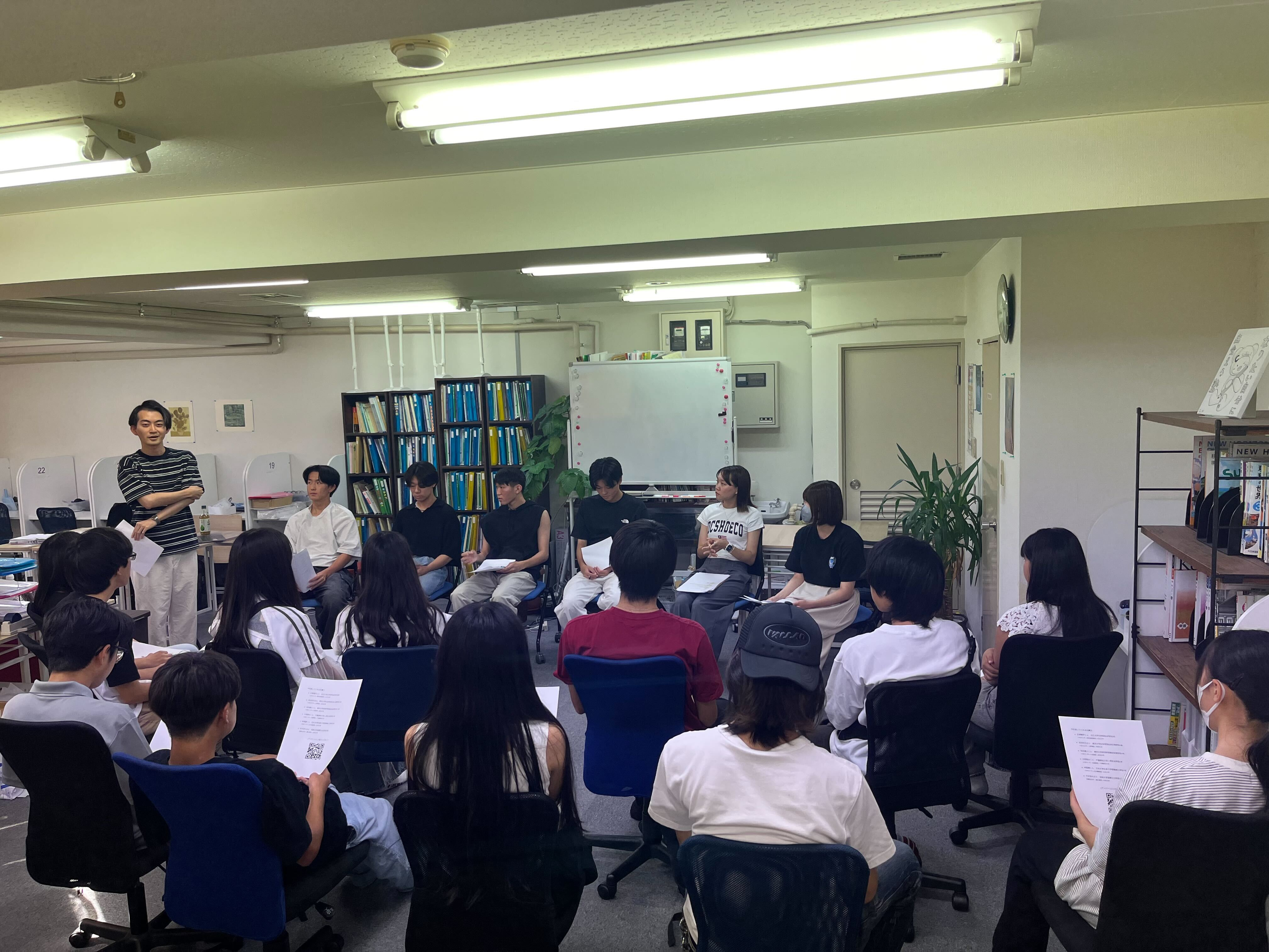 高校生の進路選択に向けた大学生座談会