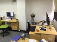 広いテーブルで落ち着いた環境です