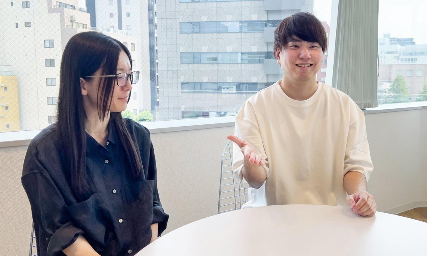 mitsuが話していて、shioが聞いている写真