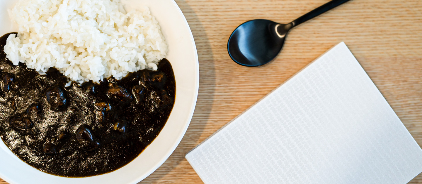 想いを伝えるノベルティ。パッケージにも味にもこだわったフェンリルのカレーが完成