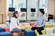 モビルスは社員一人ひとりの主体性を重んじ、改善や創意工夫を積み重ねることで、多様なメンバーがチームとして成長し、新たな価値を創造し続けています。
