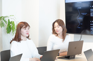 週に2回程度は出社。ディスカッションが活発に行われます。