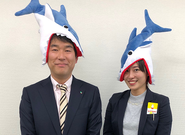 お客様にサメ（ジョーズ）を被ってもらうことも