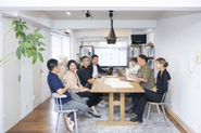 代表や住宅事業責任者との距離が近いのは“少数精鋭”のチームだからこそ。