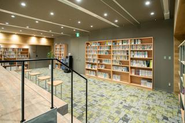 膨大な書籍ライブラリ「ライブラリールーム」分からないことはすぐに調べられる環境があり、インプットした知識に実務経験を融合させ、より一層理解を深めることが可能な環境です。