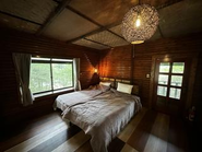 再生したキャンプ場のバンガロー