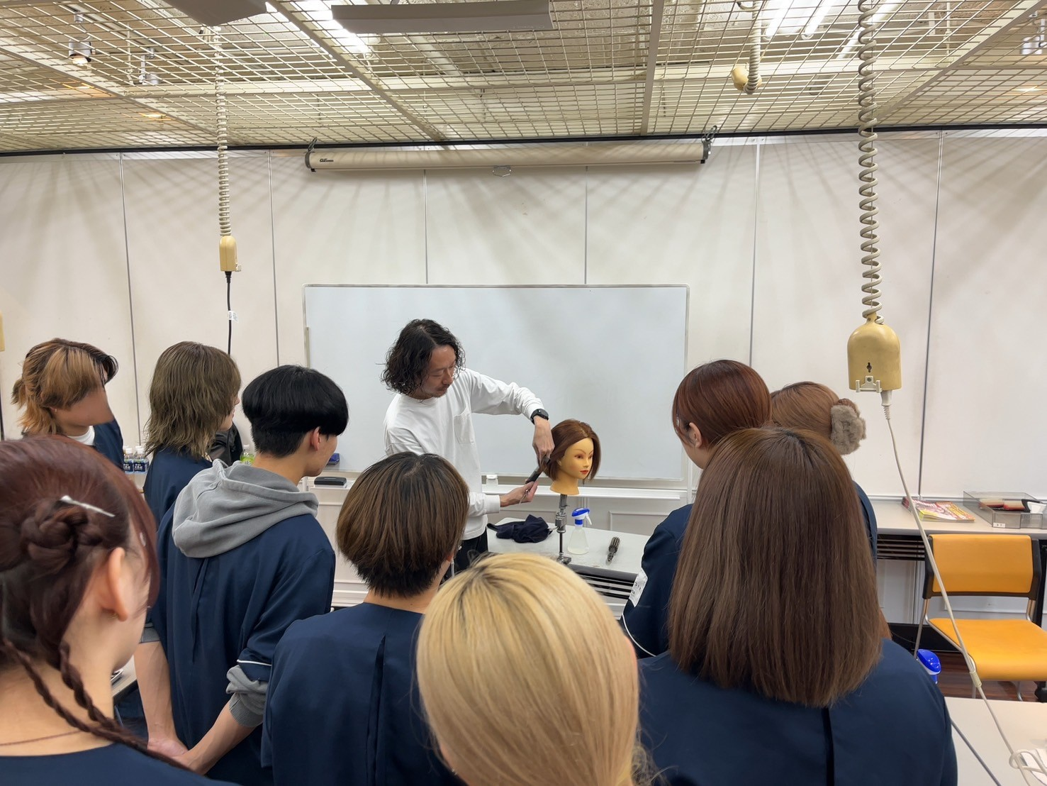 住田美容専門学校へカット講習に行ってきました