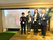 1年間を通して活躍した社員の表彰の様子。複数の賞があり、役割問わず、頑張る社員が表彰されます。