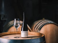 新商品「幻響」は日本酒を白ワインに用いたフレンチオーク樽で熟成させた我々だからこそ生まれた商品。