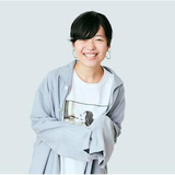 M H
