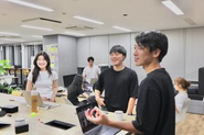 インターン生は、今後のアクションを決める為のMTGを定期的にメンターと行い、それぞれ裁量権を持ち活動しています。