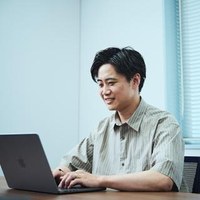栄 俊介