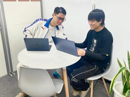 プログラミング未経験でもわかりやすいカリキュラムを導入。専属の講師が丁寧にわかるまでフォロー致します。