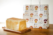 「よいことパン」「かぞくのクルトン」など、自社ブランド商品に創業以来のノウハウが活かされています。