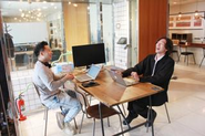 リモートが基本ですが、集まるといつも盛り上がります