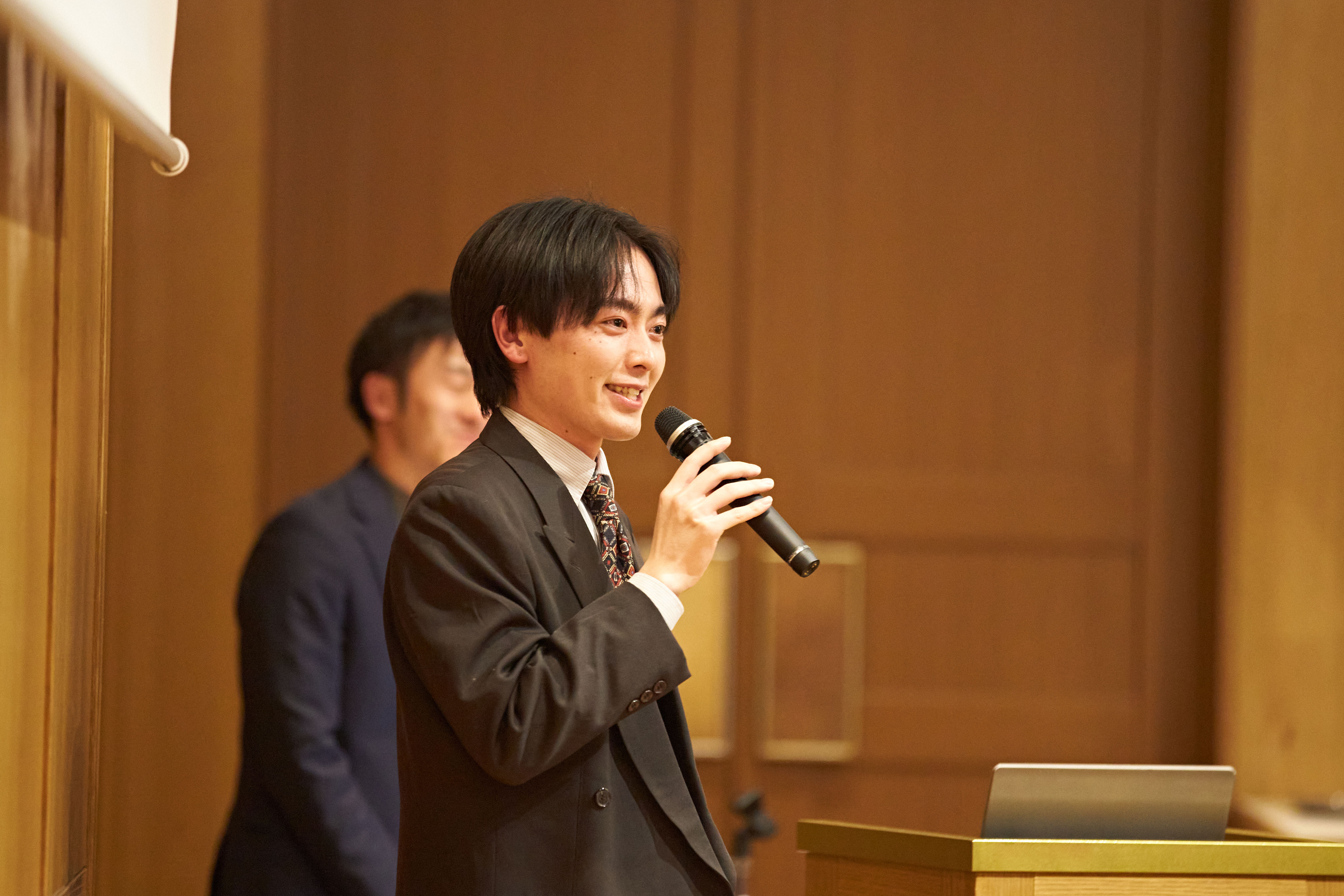 【新卒ブログ】「教える」経験が「戦略」を創る：講師経験を武器に挑む、DX人材育成コンサルタントへの道