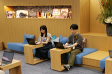 大企業の変革を推進する自社プロダクトのフロントエンドエンジニアを募集中！