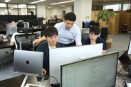 薬剤師や栄養学研究者、サプリや身体の専門資格保有者など若くも知識豊富な社員が日々開発やマーケティングに勤しんでおります。