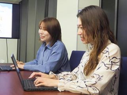 １人で仕事を進めるのではなく、チームで助け合いながらお仕事できる環境です☆