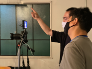 基本的にはワイワイ楽しく。お仕事の時はビシッと気を引き締めてやっています。