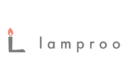 社名の「lamproo」は「lamp（照らす）」と「kangaroo（⾶躍）」をかけわせた造語です。