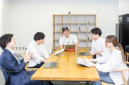 社内会議の様子