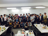 こちらは弊社が定期的に開催している、営業をより身近に感じてもらいたいと思い、学びと遊びを融合した大人気イベント《StepUp》の写真です！社外向けコンテンツを自社の学生が主体となって開催しています！自社の雰囲気を知ってもらったり、インターン生と交流できるので、弊社にご興味お持ちの方は是非参加していただければと思います！お気軽に問い合わせください！