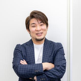 シマザキ ヒロヤス