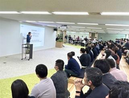 オールハンズミーティングの様子