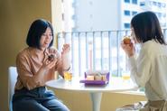 コミュニケーションのアプローチを工夫することで、チームの一体感を高める仕組み有り。