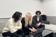 現場で困ったときに、Slackで質問すれば誰かがすぐに返してくれるといった、「わからないことを聞きやすい」風土が根付いています。