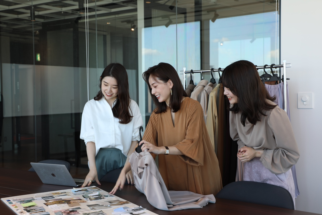 anuans】初年度15億を創り出すブランド | 株式会社DOTONE