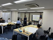 「業務上で発生した課題の解決方法を自身で模索できるようになる」ことを目的にした若手社員向けの勉強会