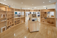 長野県木曽町にある図書館の設計・デザインを行いました。