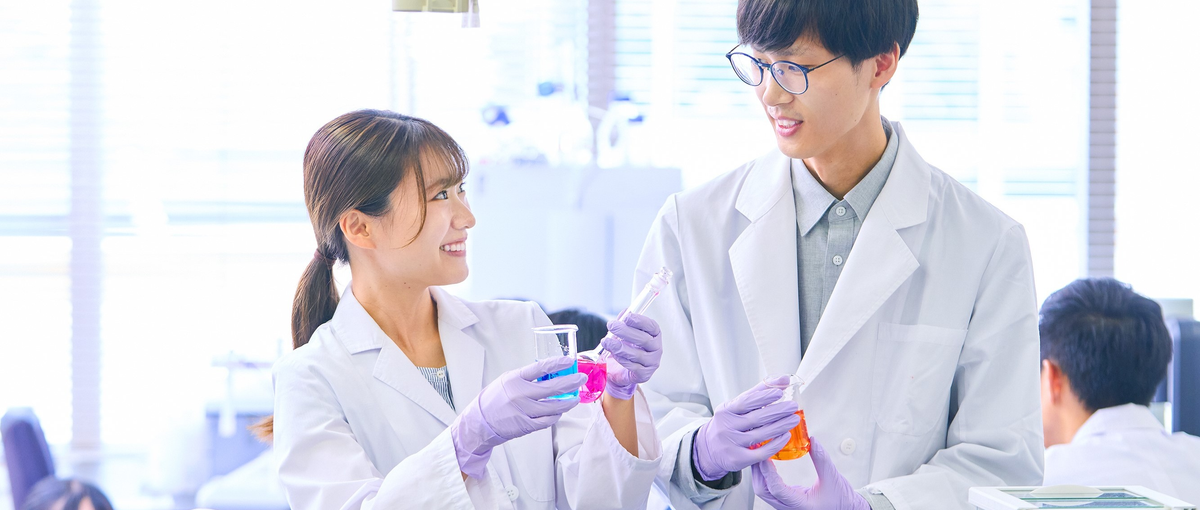 キャリア採用　研究ってカッコいい！そう思える仕事、あります。