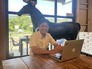 チーム全員でのミーティング風景です