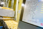 工場の生産工程においては、安全性を確保し、品質を作り込むための仕組みを構築しています。