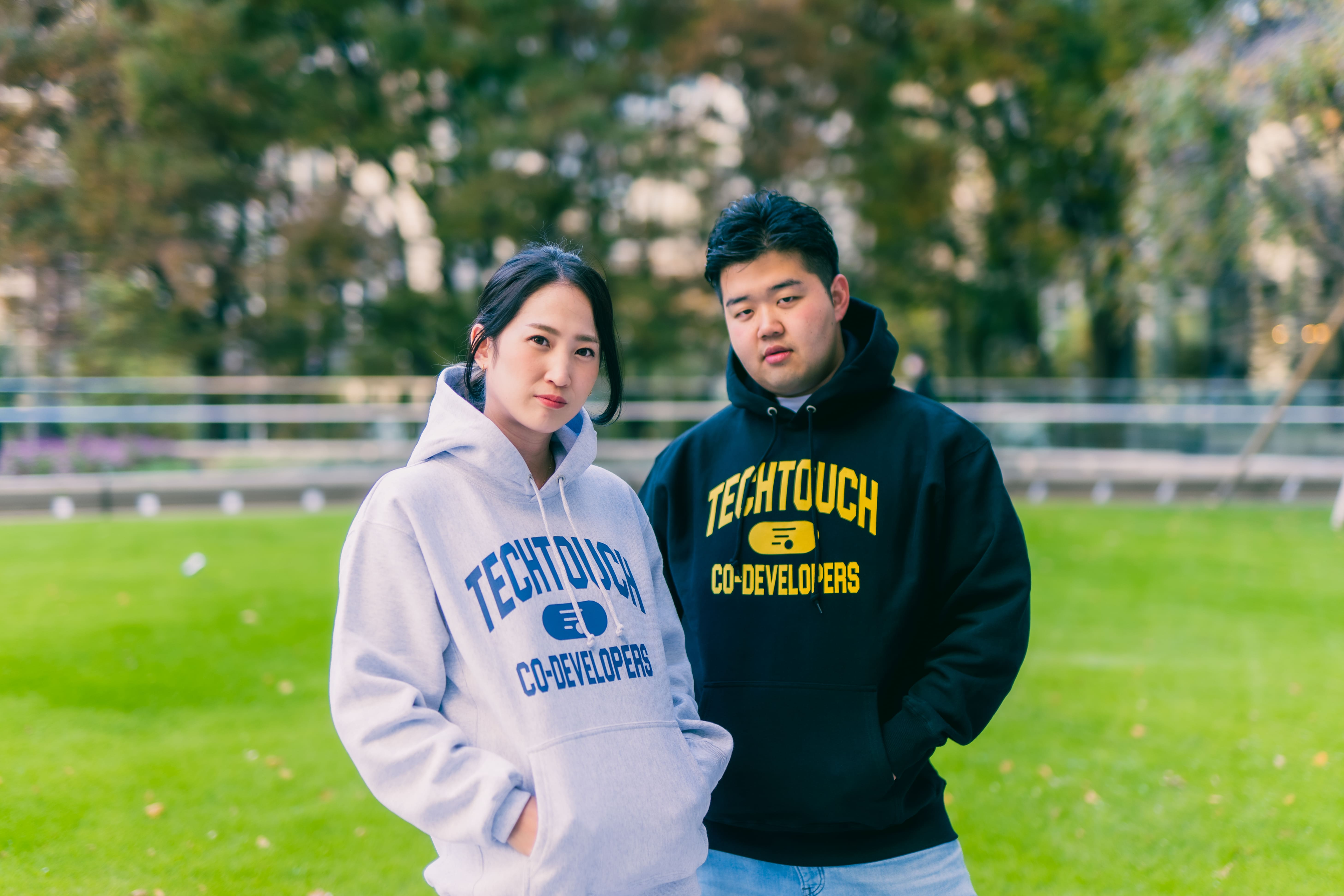 リモートワーク下でもチームの一体感を高めるために、自社パーカーを制作した話