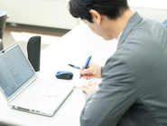 最初に座るのは、受講者の席