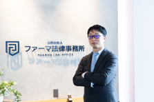 弁護士とお客様をつなぐ実務職です。信頼される裏方を目指したい方へ。