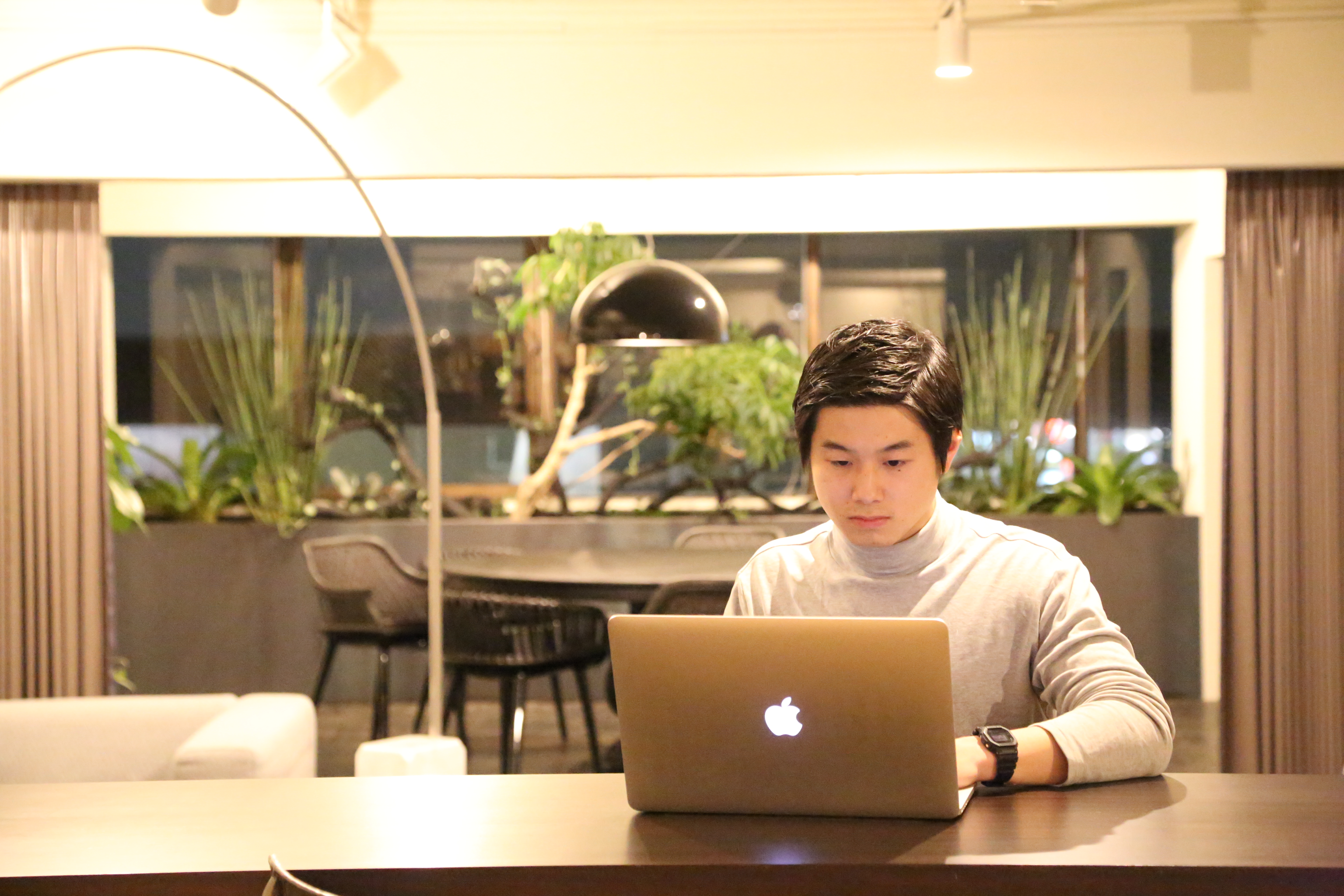 「Holmes」は契約書に特化したデジタルワークスペースとして注目されています。