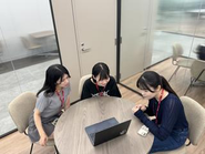 インターン生同士でミーティングを行います！